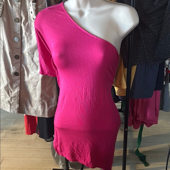 Express Fuchsia One-Shoulder Top - Picture 1 of 2